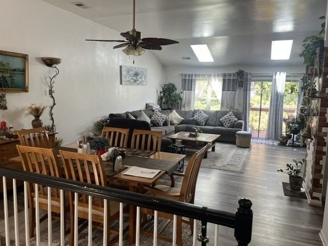 2062 Peach Tree Ln - Photo 5 of 21