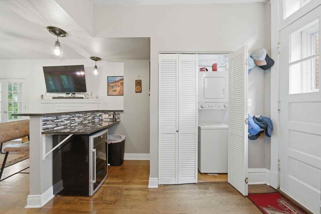 727 W Buckingham Pl #6 - Photo 3 of 13