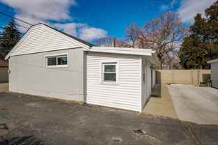 931 Dunlop Ave #COACH - Photo 1 of 1