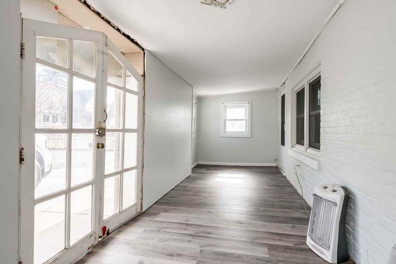 931 Dunlop Ave - Photo 2 of 17