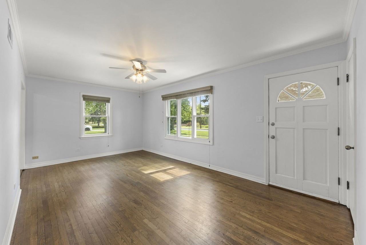 1335 College Ave - Photo 5 of 24