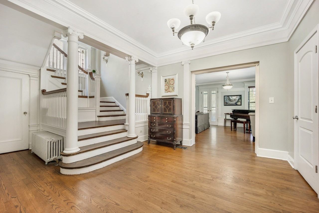 4560 S Michigan Ave #1 - Photo 5 of 28