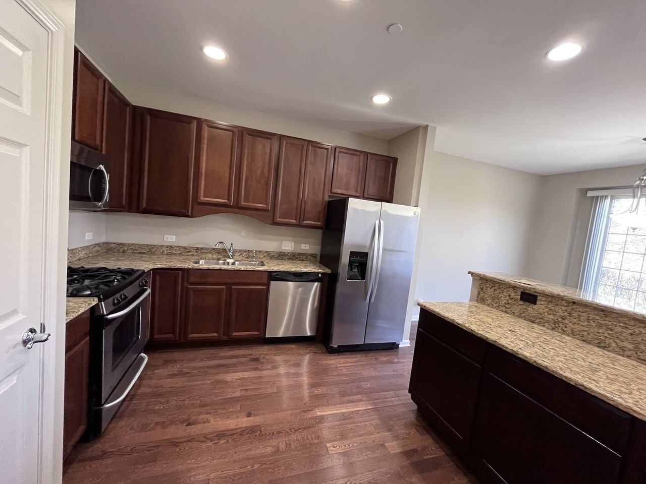 6384 Cunningham Ct - Photo 5 of 17