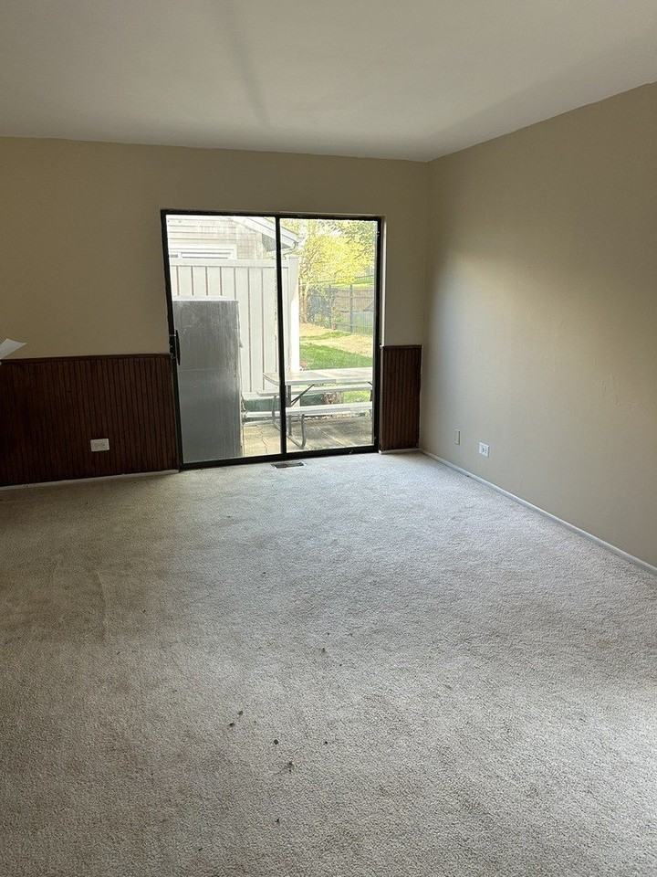 1373 N Whispering Springs Cir #0 - Photo 6 of 14