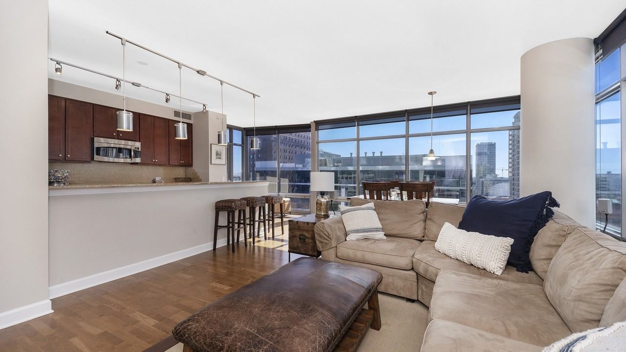 100 E 14th St #1406 - Photo 4 of 19