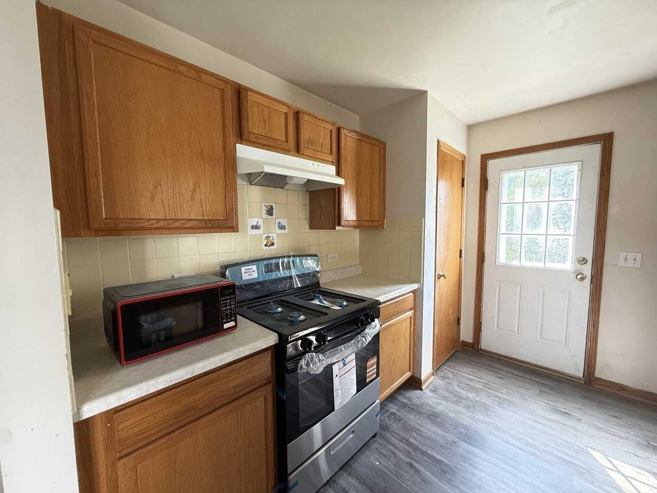 1709 Clay St - Photo 4 of 13