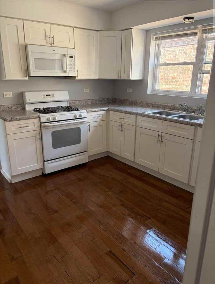 7816 S Kingston Ave #2 - Photo 5 of 11