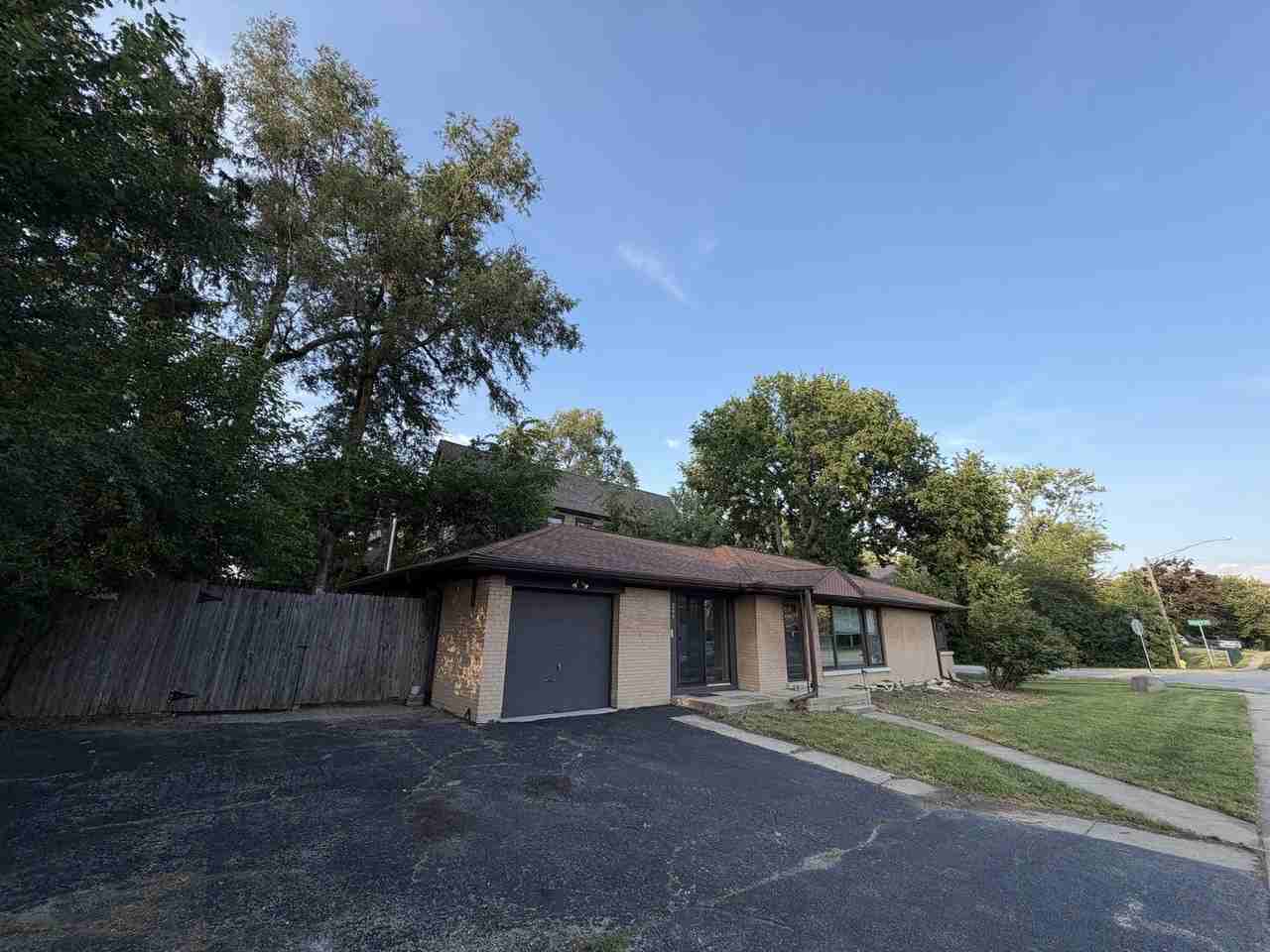 266 S Prospect Ave - Photo 2 of 2
