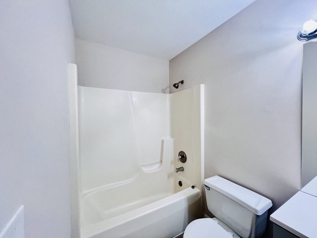 203 E Harrison St - Photo 5 of 9