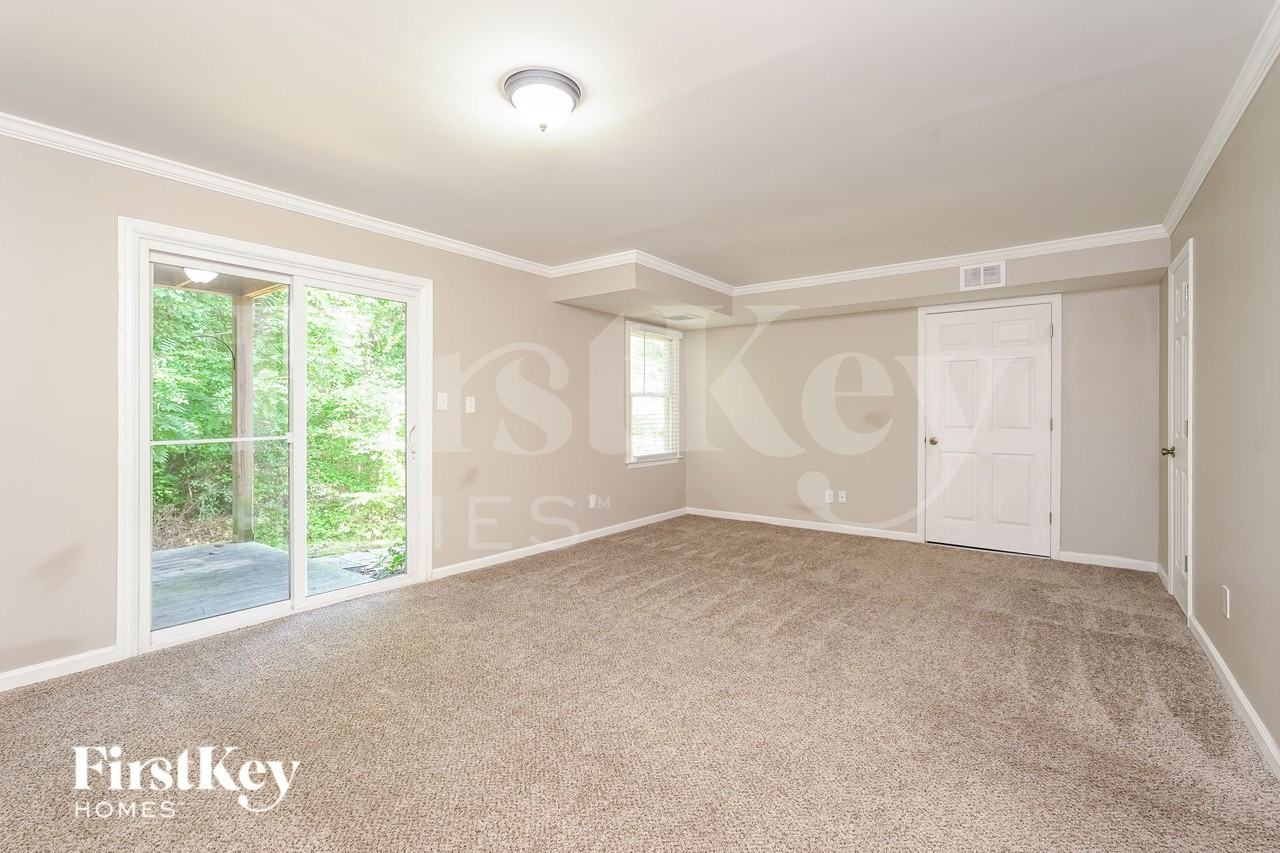1000 Alabnon Rd - Photo 4 of 16