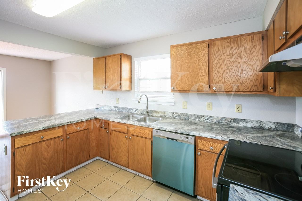 5338 Cliff Ridge Dr - Photo 5 of 15