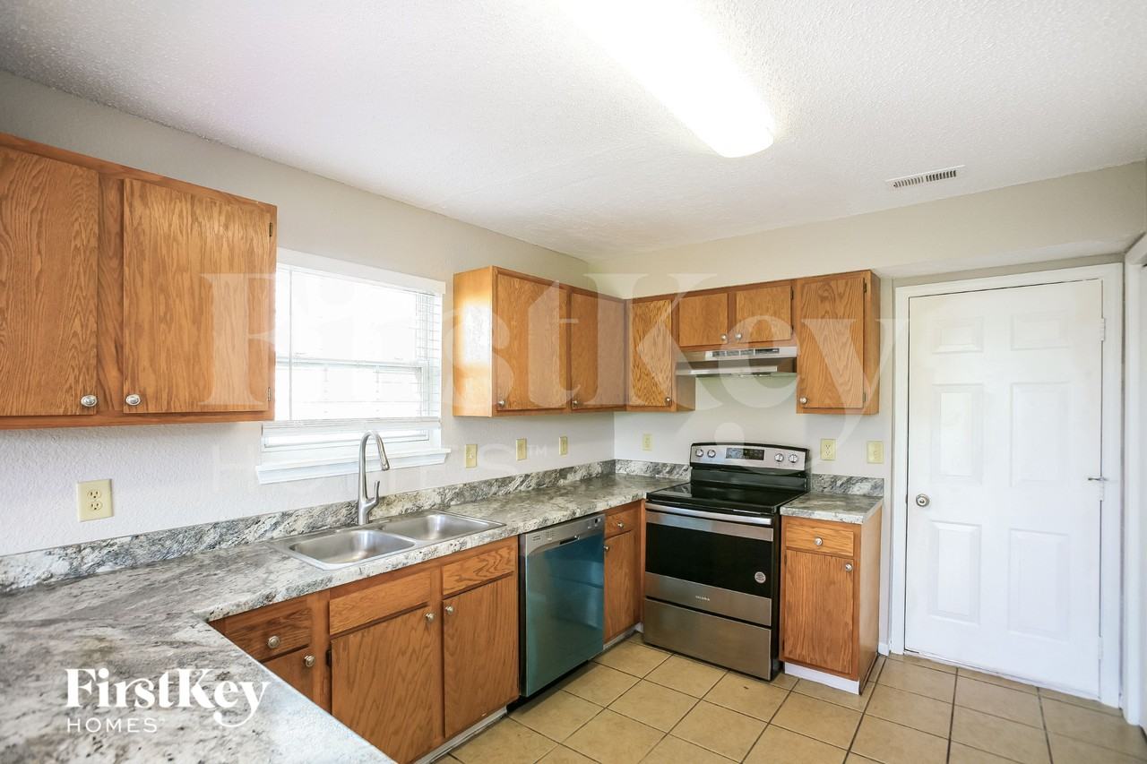 5338 Cliff Ridge Dr - Photo 6 of 15