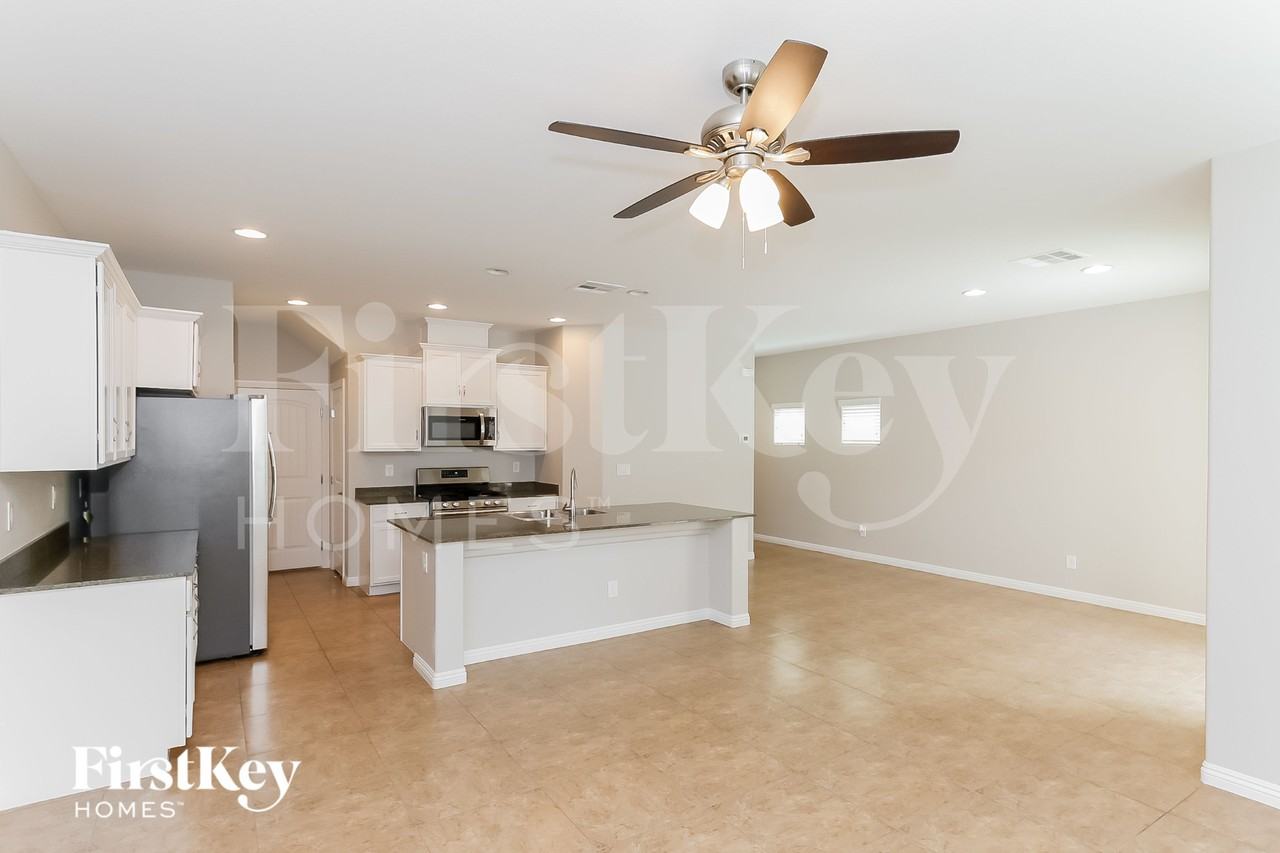 5681 Point Loma Ct - Photo 2 of 15