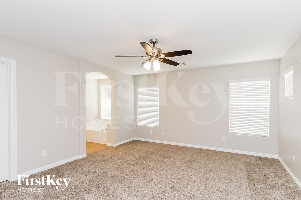 5681 Point Loma Ct - Photo 7 of 15