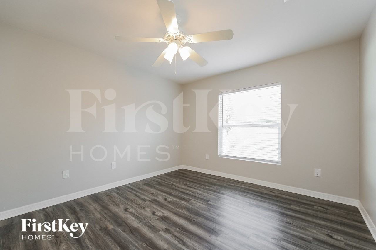 1724 Ne 34th St - Photo 7 of 15