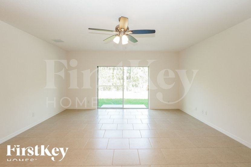 5011 Royal Point Ave - Photo 2 of 15