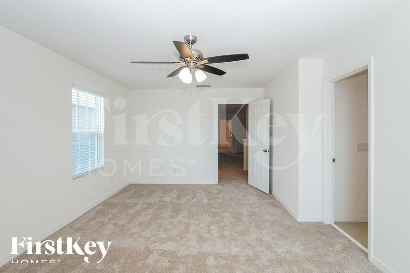 5011 Royal Point Ave - Photo 6 of 15