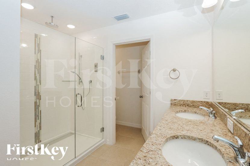 5011 Royal Point Ave - Photo 7 of 15