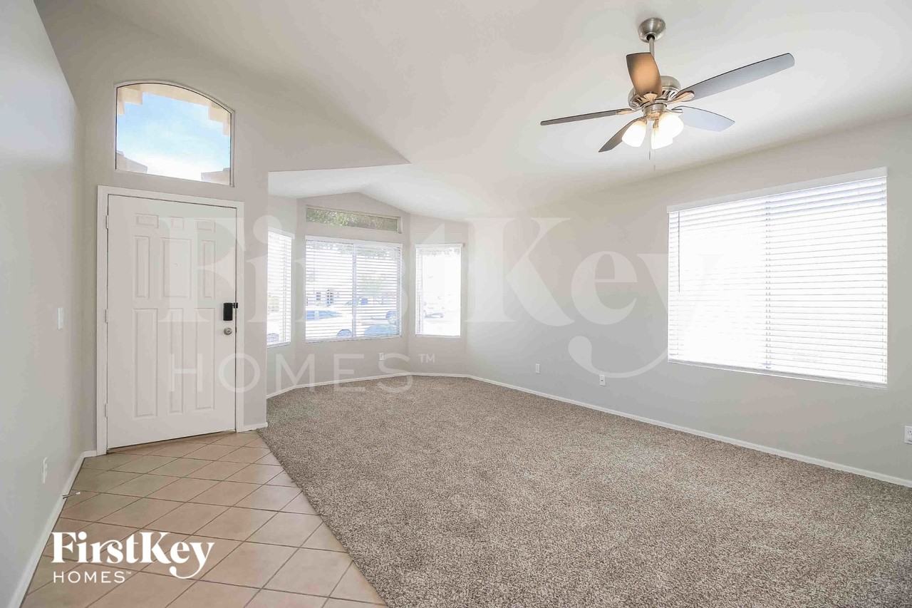 4354 E Birchwood Cir - Photo 2 of 15