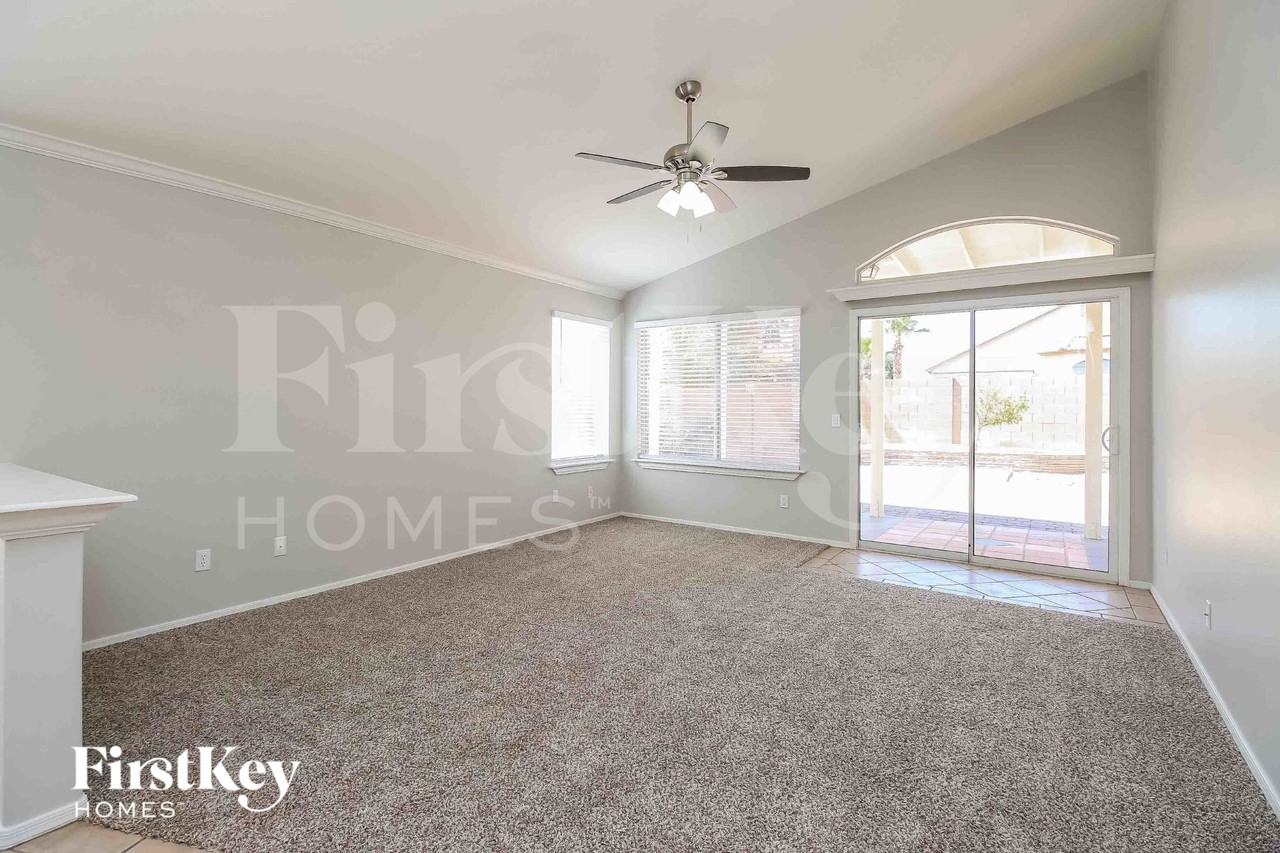 4354 E Birchwood Cir - Photo 4 of 15