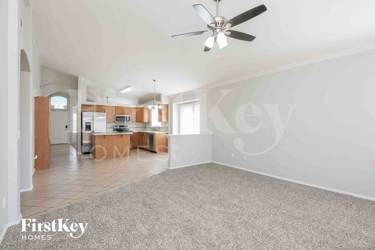 4354 E Birchwood Cir - Photo 5 of 15