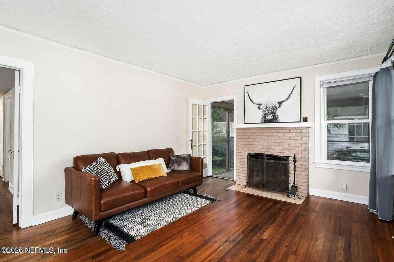 4808 Royal Ave - Photo 3 of 15