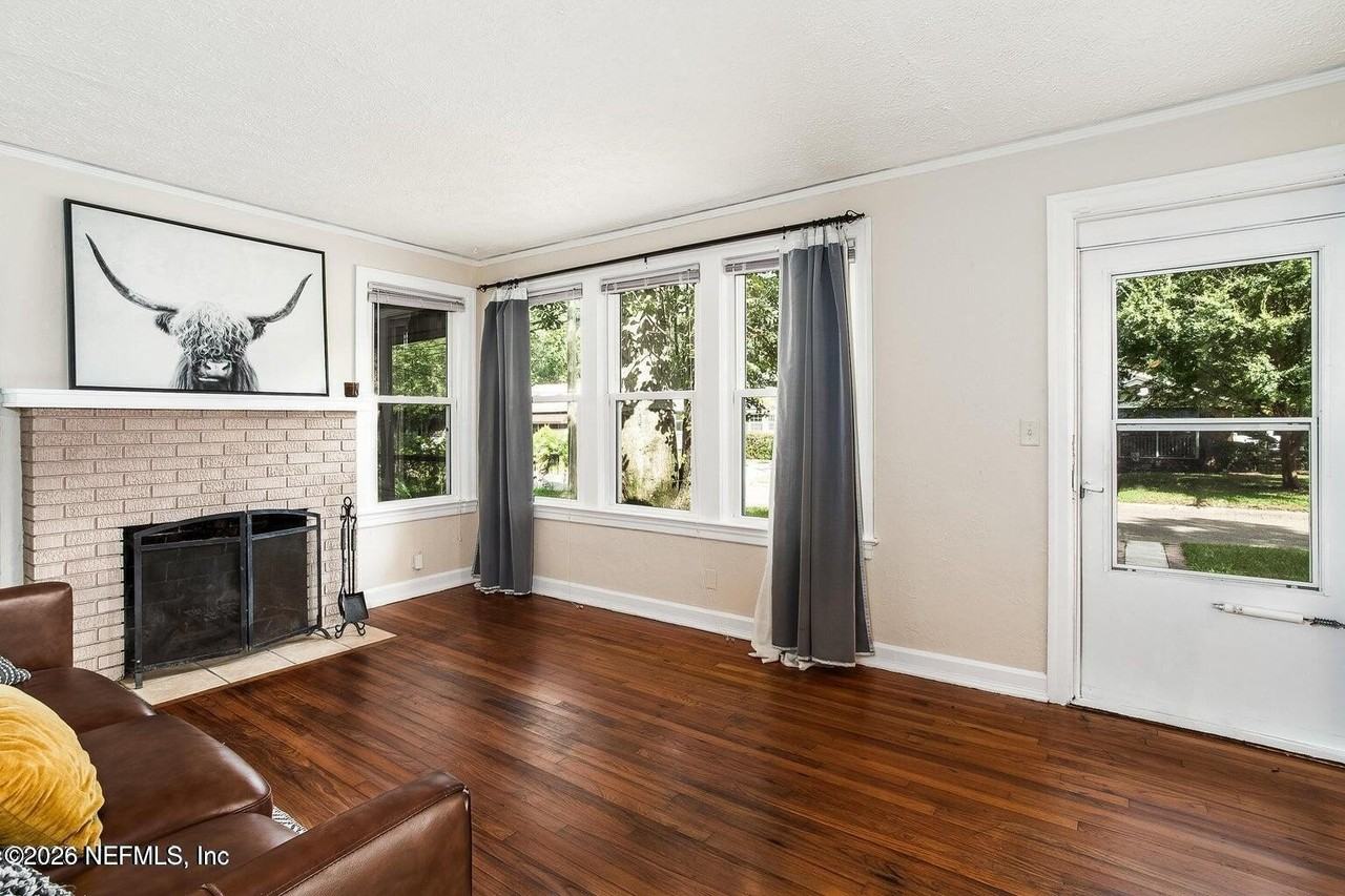 4808 Royal Ave - Photo 4 of 15