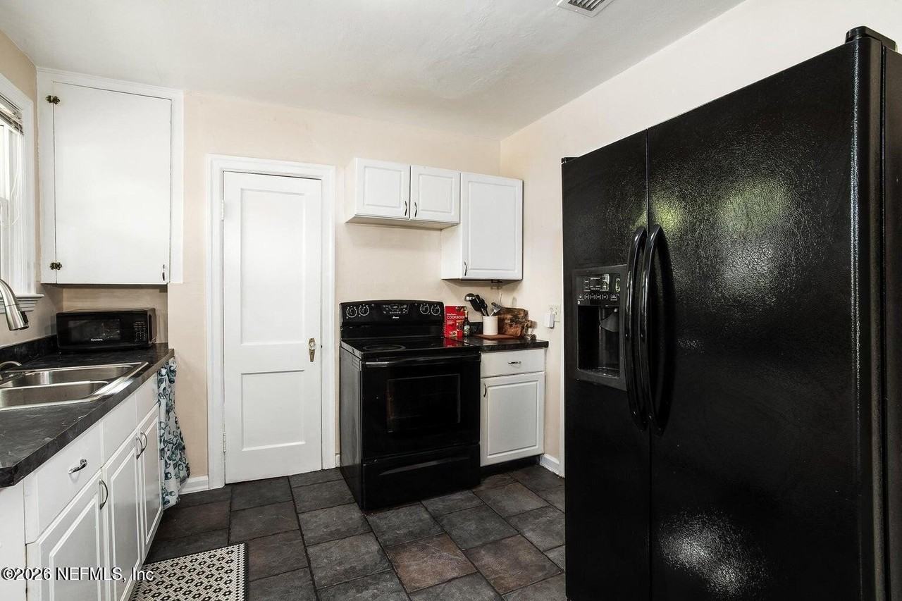4808 Royal Ave - Photo 7 of 15