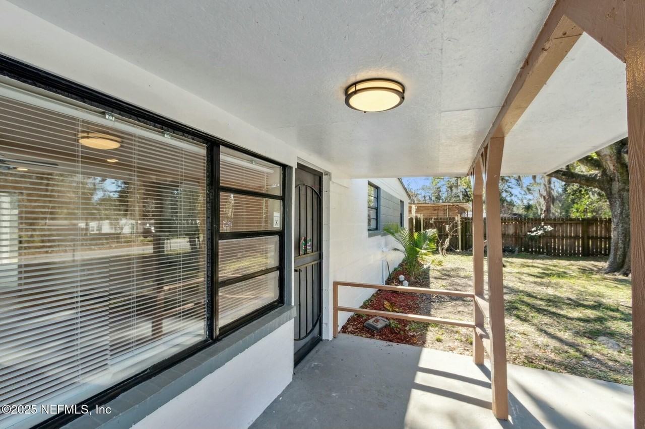 1731 Cortez Rd - Photo 4 of 32