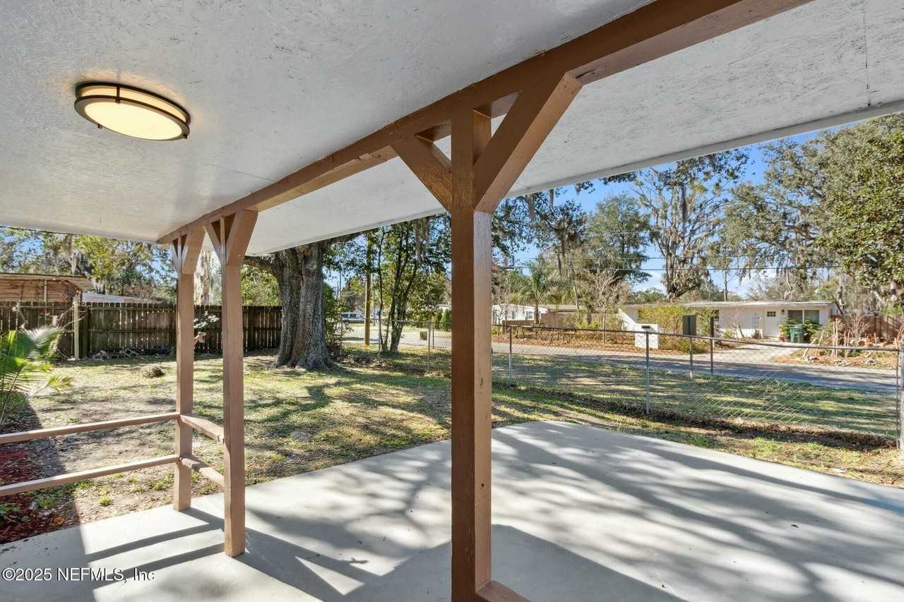 1731 Cortez Rd - Photo 5 of 32