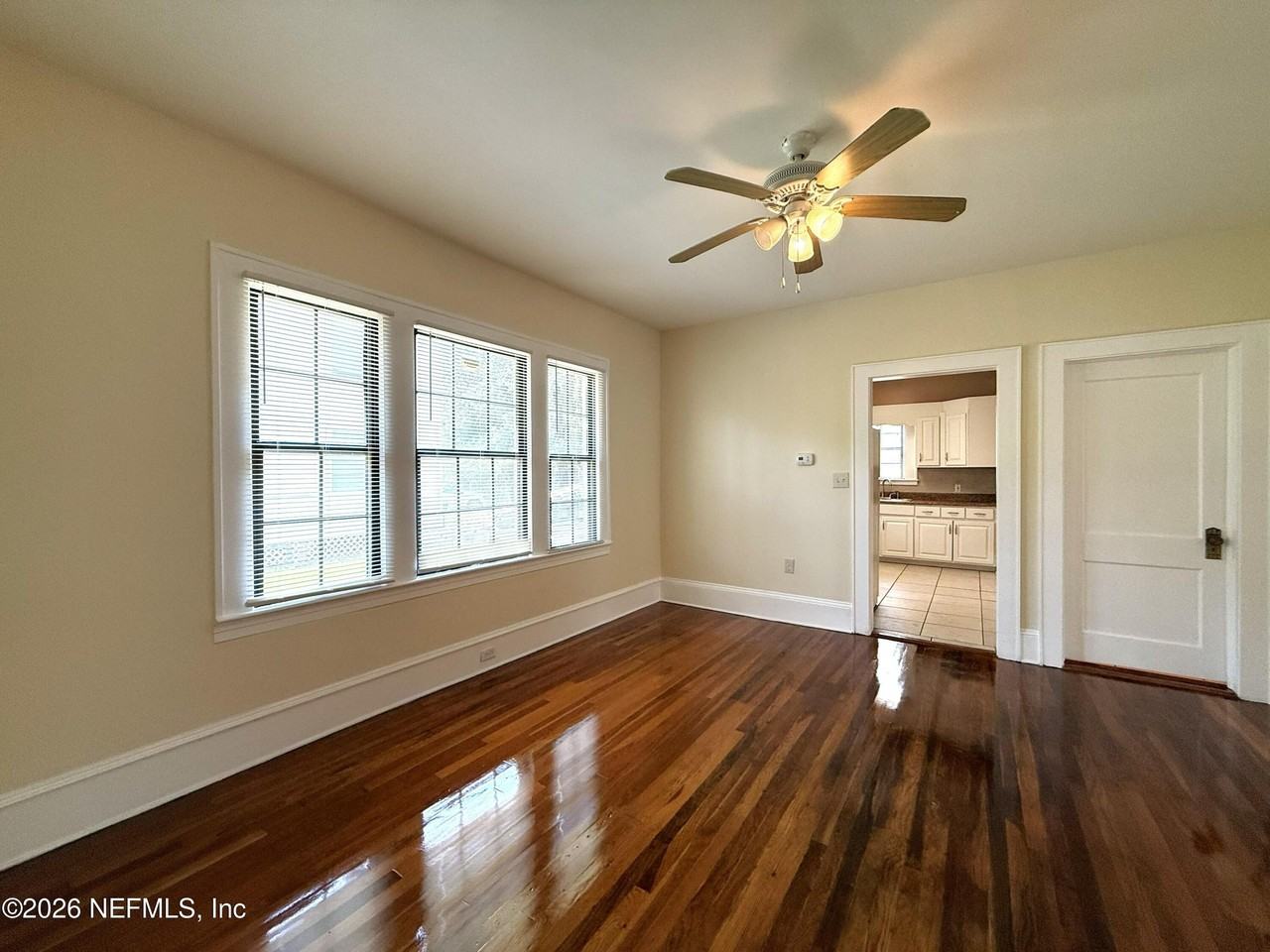 2622 College St - Photo 5 of 16