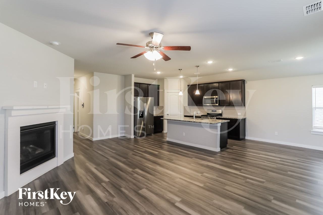 9017 Zubia Ln - Photo 3 of 15