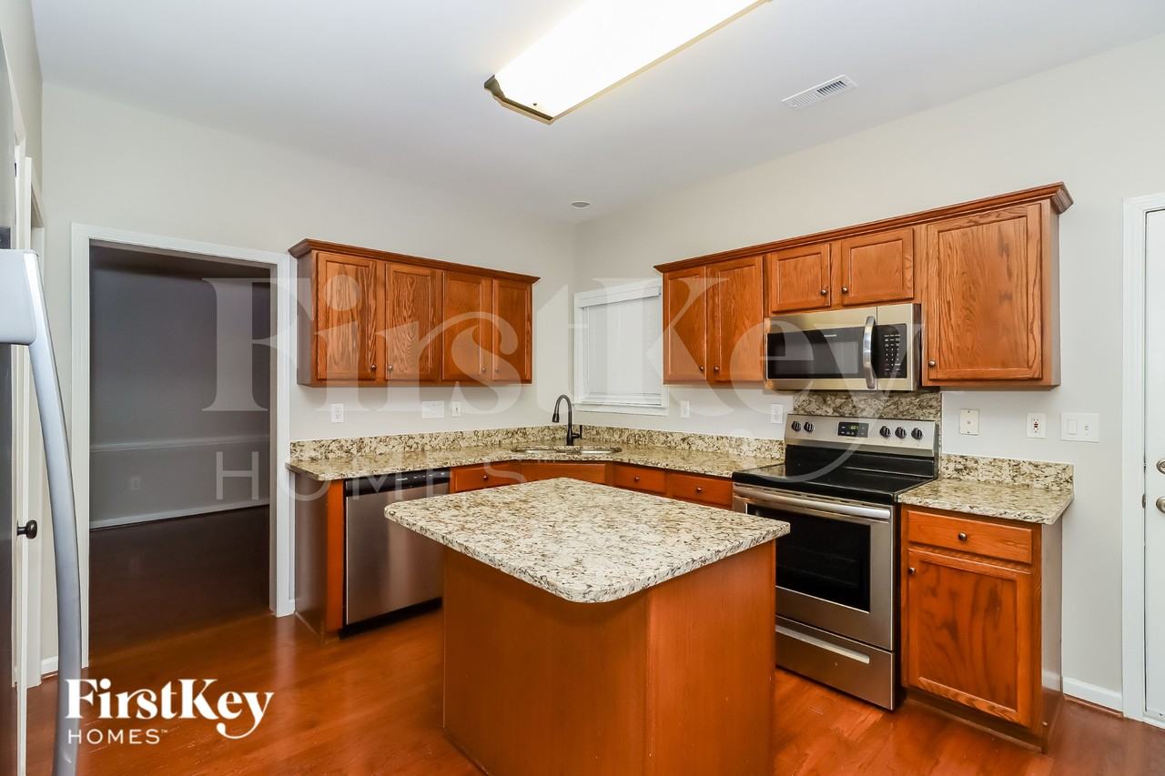8675 Brook Glen Ln - Photo 7 of 15