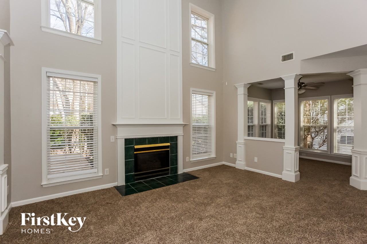 8423 Brentfield Rd - Photo 4 of 15