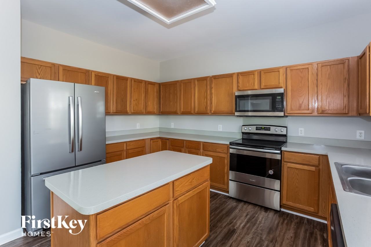 8423 Brentfield Rd - Photo 6 of 15