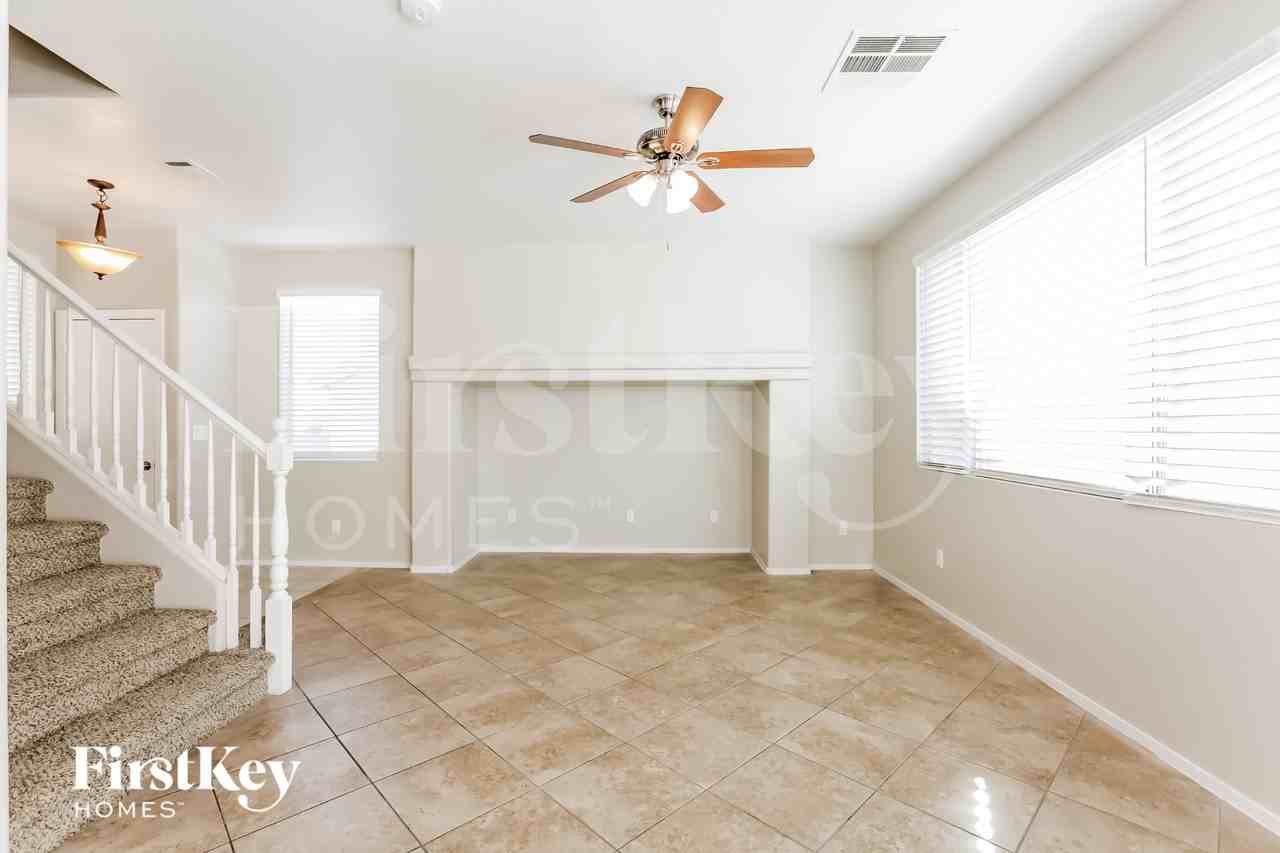 9461 Magnificent Ave - Photo 3 of 15