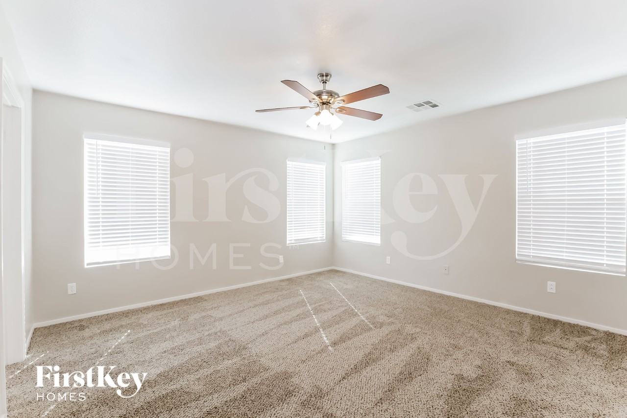 9461 Magnificent Ave - Photo 7 of 15
