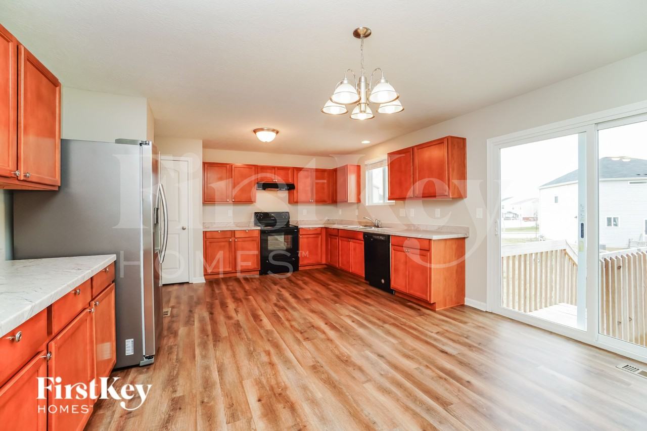 8790 Conestoga Valley Dr - Photo 4 of 15