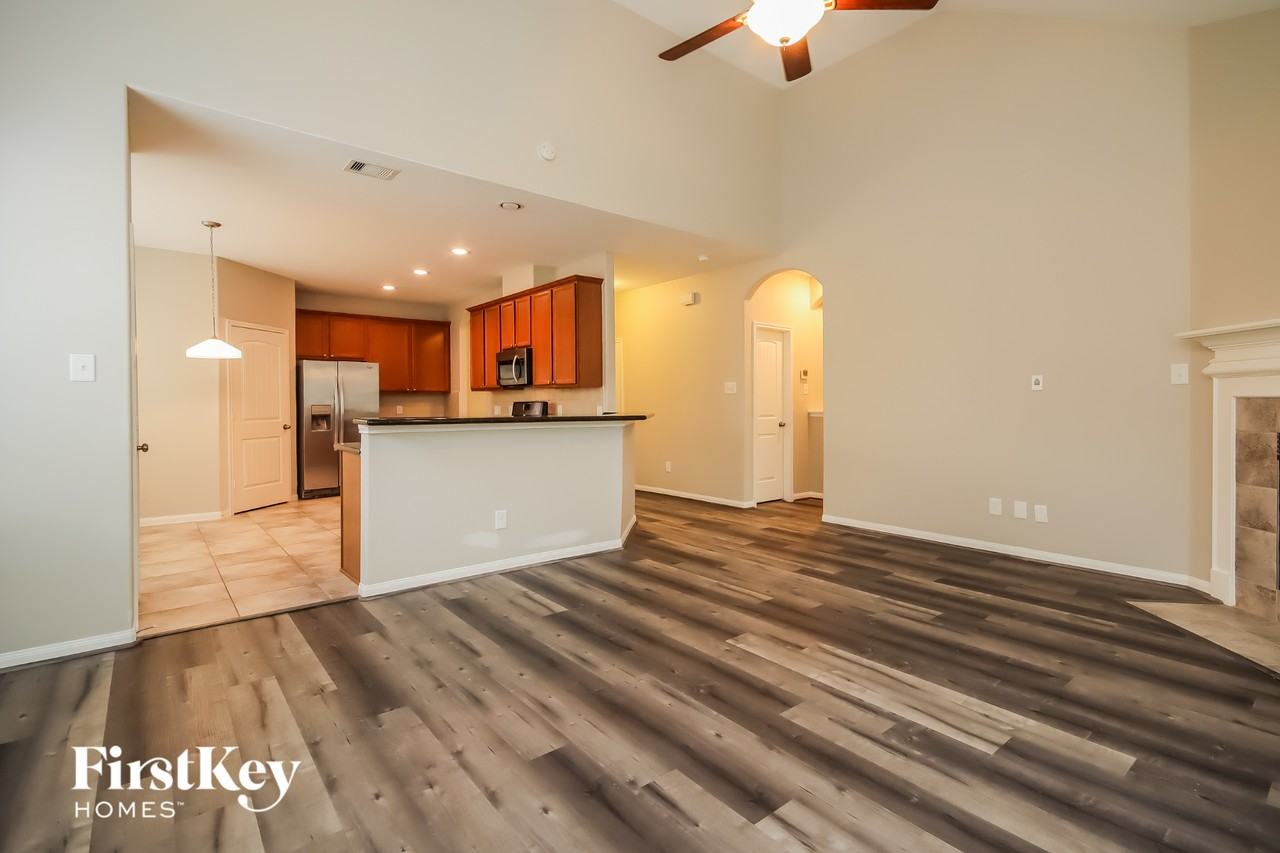 20203 Ray Falls Dr - Photo 5 of 15