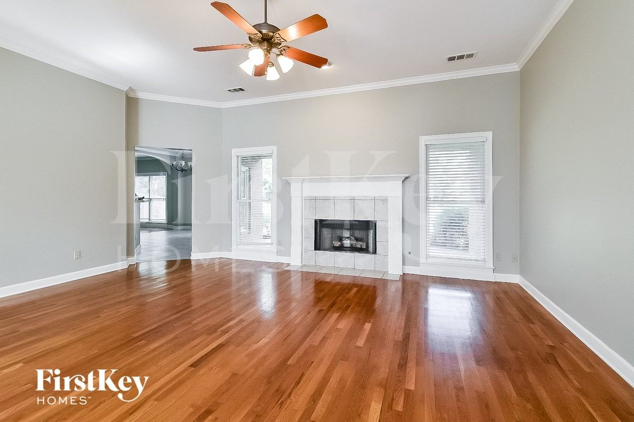 1713 Belledeer Dr W - Photo 5 of 16