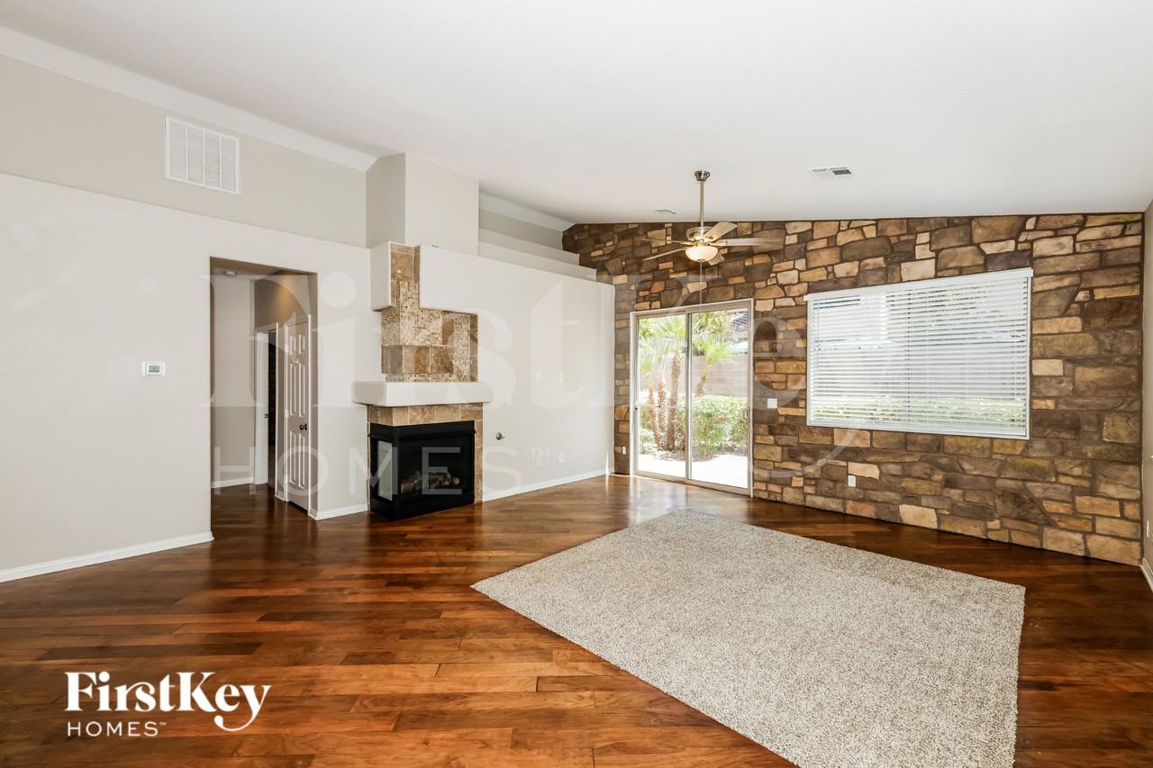 1044 Via Camelia St - Photo 4 of 16