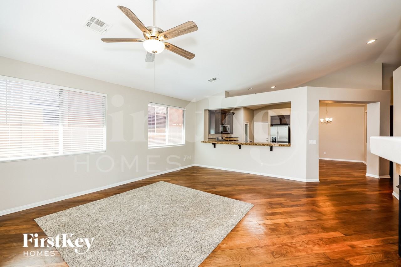 1044 Via Camelia St - Photo 5 of 16