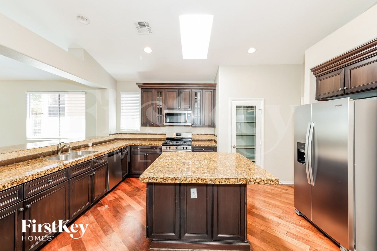 1044 Via Camelia St - Photo 7 of 16