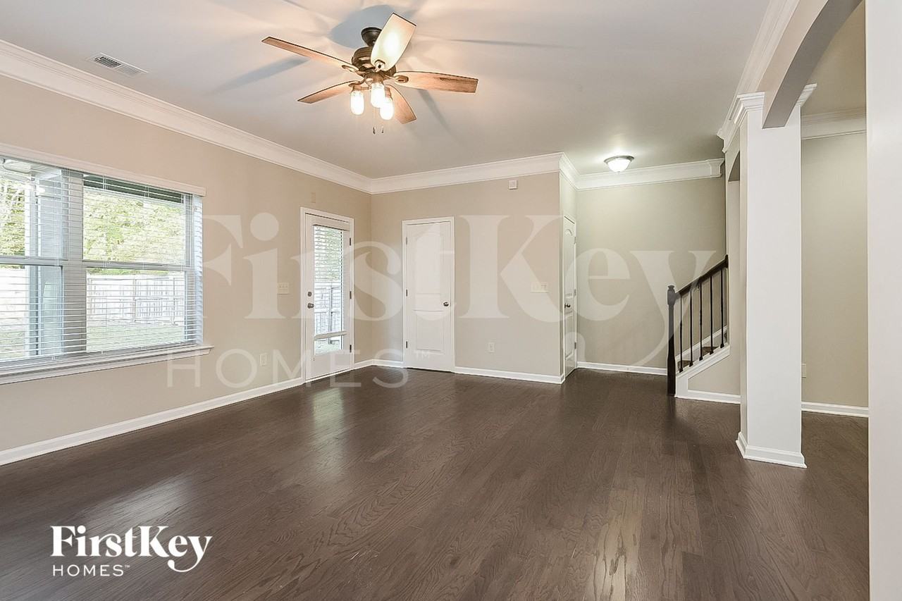 100 Stone Manor Ct - Photo 3 of 15