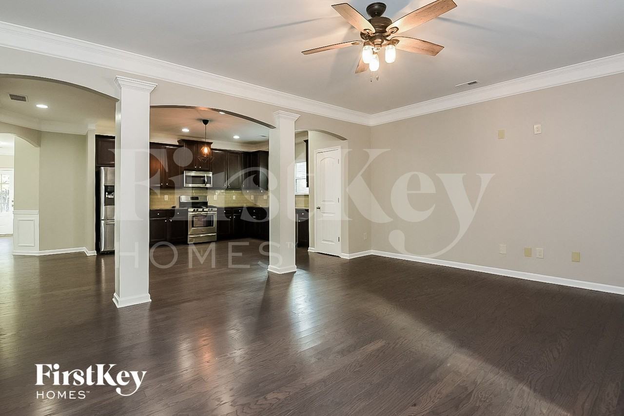100 Stone Manor Ct - Photo 4 of 15