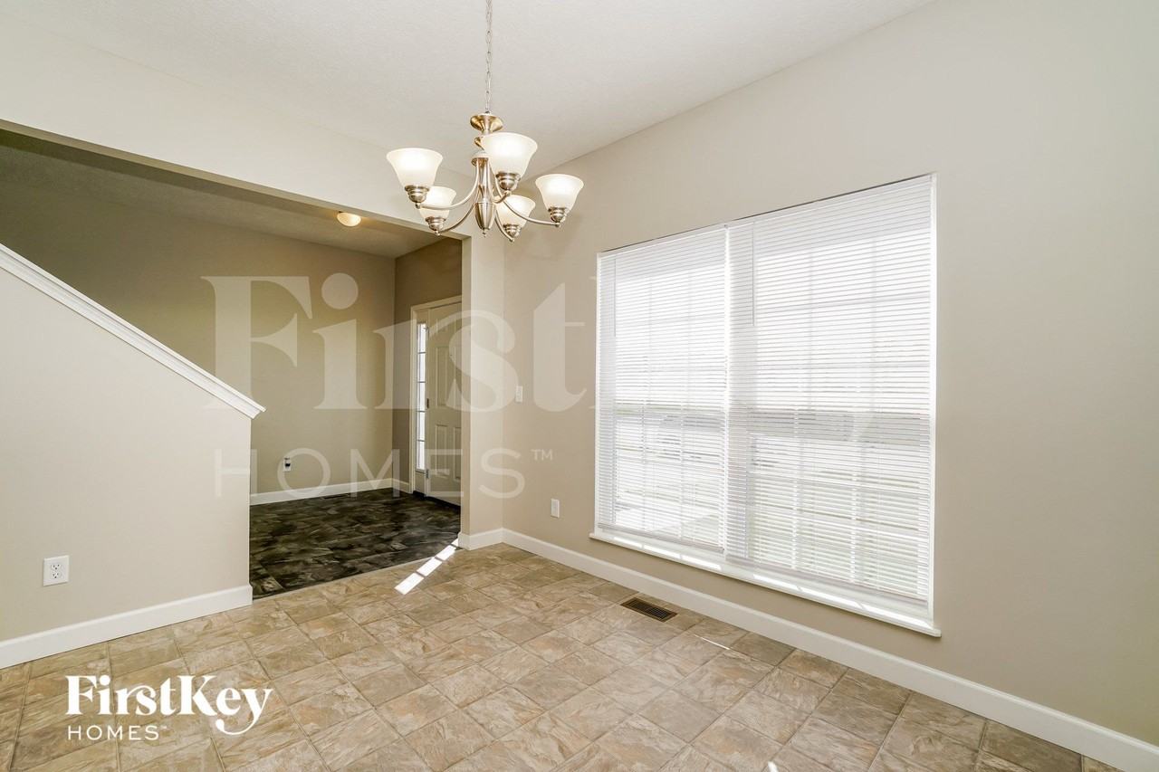 7146 Rillford Rd - Photo 4 of 15