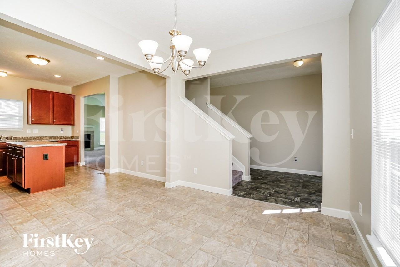 7146 Rillford Rd - Photo 5 of 15