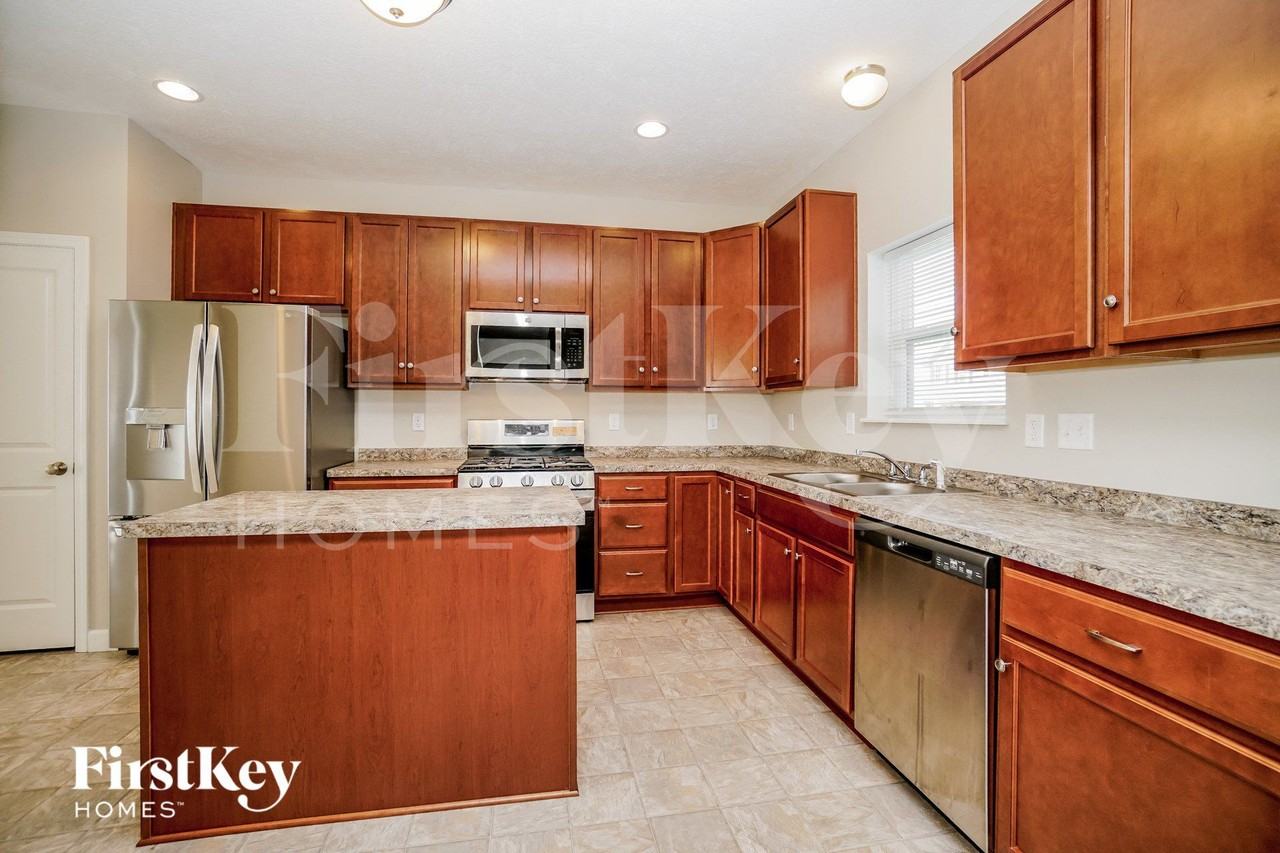 7146 Rillford Rd - Photo 7 of 15