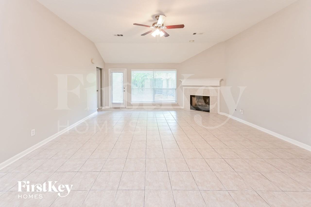 11906 Knoll Bend Ct - Photo 2 of 15
