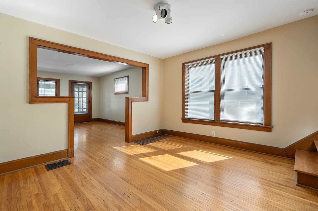37 E Lakeview Ave - Photo 7 of 24